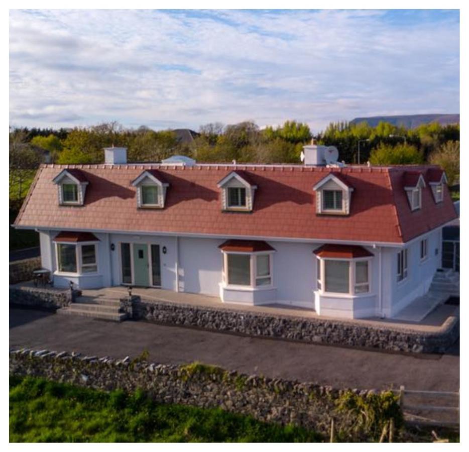 The Red Cottage & Stables Sligo Exteriör bild